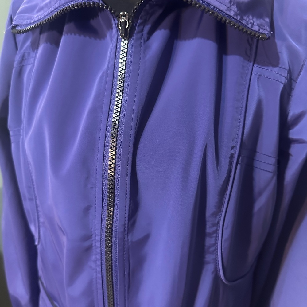 Chico's Zenergy Purple Windbreaker Jacket Sized Chico 0 Fits like M 🦄 - Picture 5 of 5